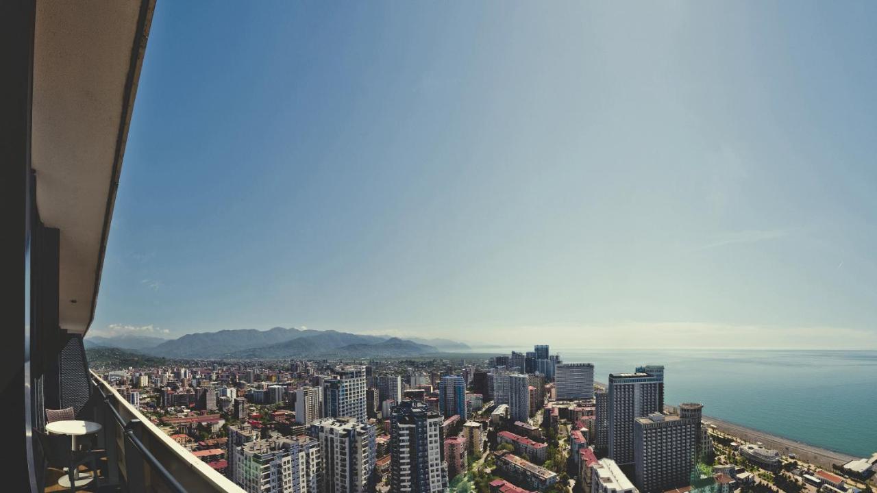 Orbi City Aparthotel 巴统 外观 照片