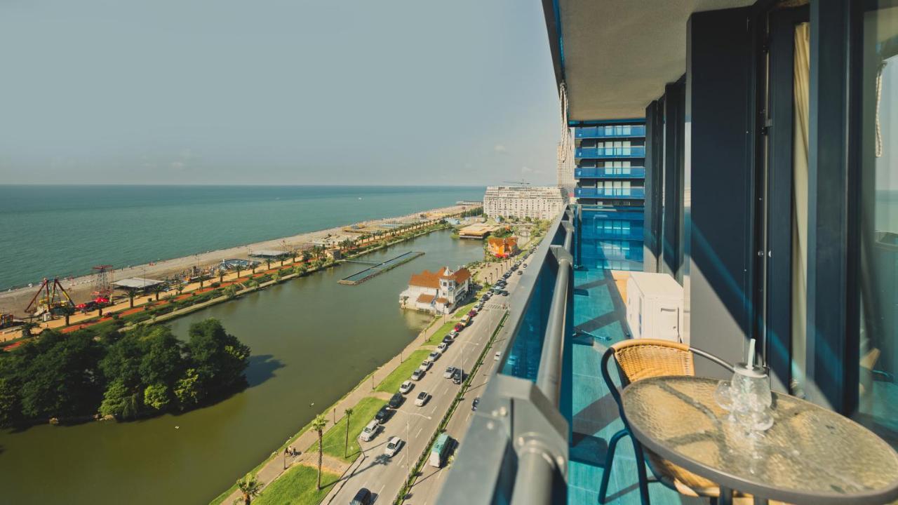 Orbi City Aparthotel 巴统 外观 照片