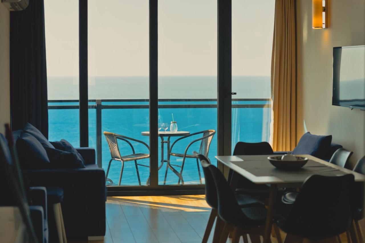 Orbi City Aparthotel 巴统 外观 照片