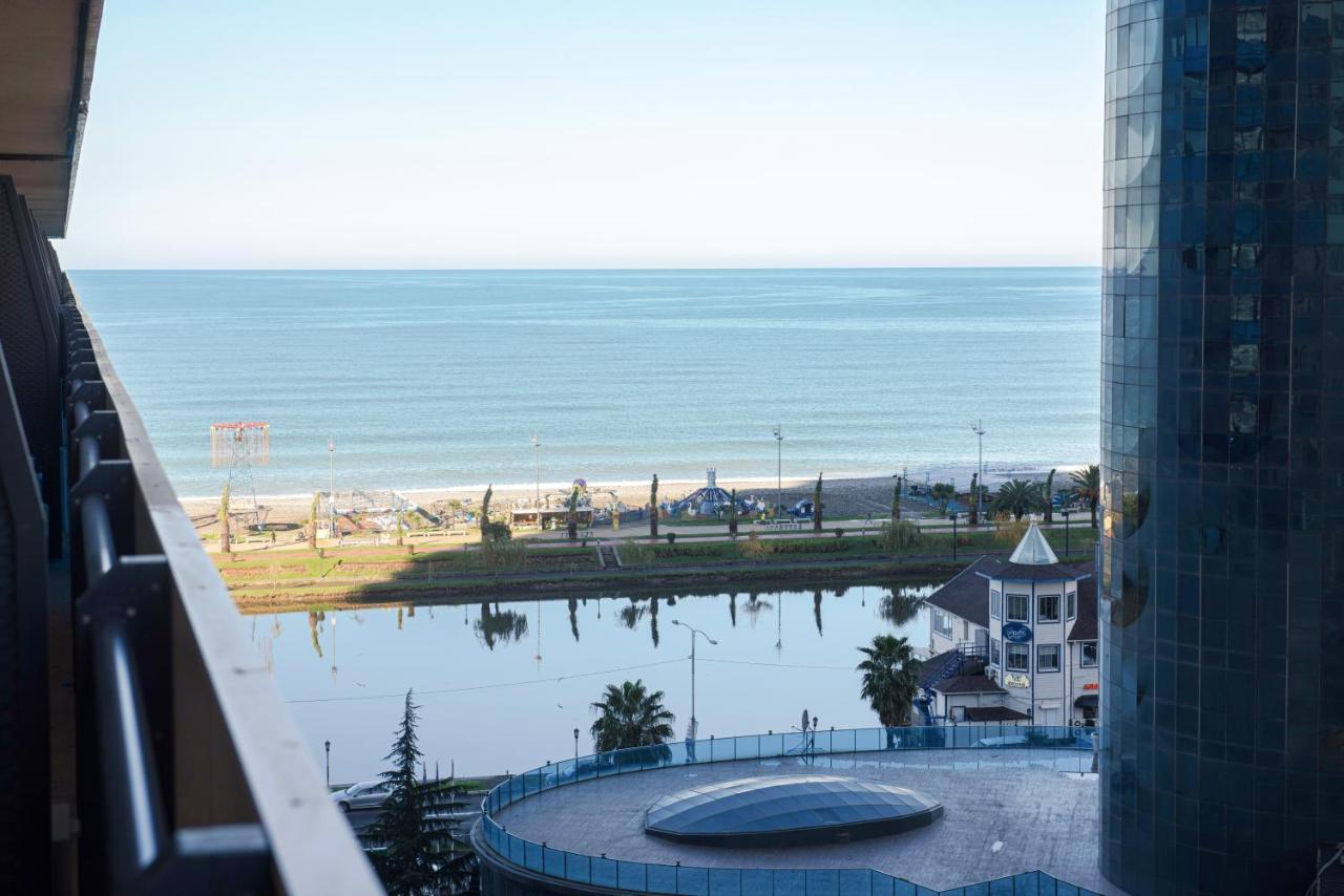 Orbi City Aparthotel 巴统 外观 照片