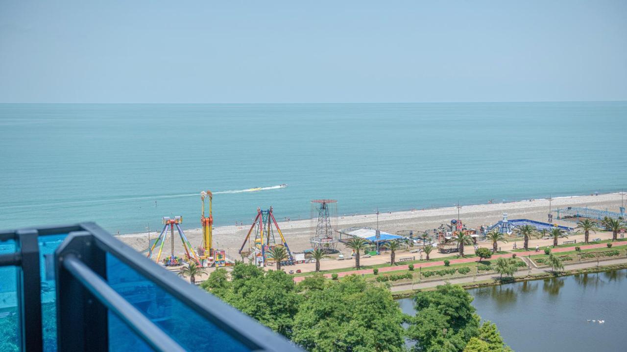 Orbi City Aparthotel 巴统 外观 照片