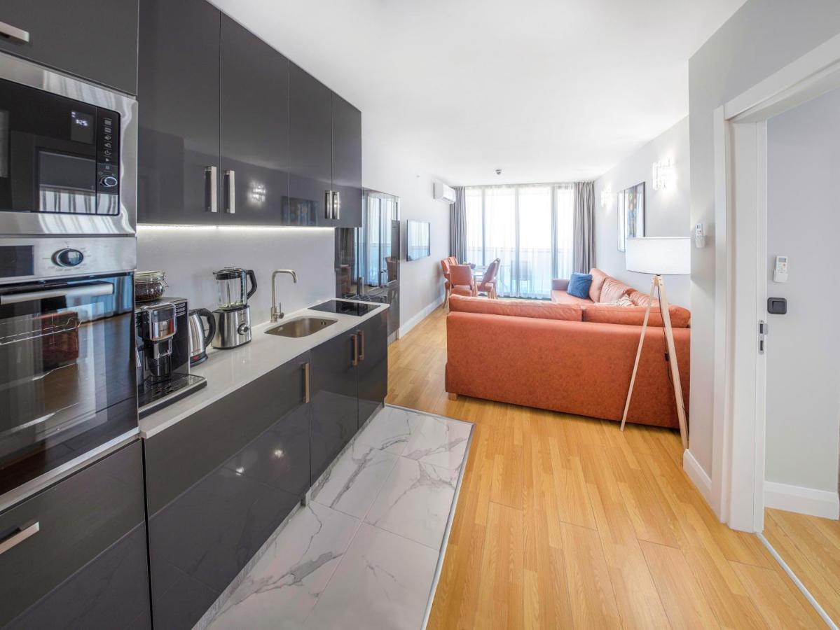 Orbi City Aparthotel 巴统 外观 照片
