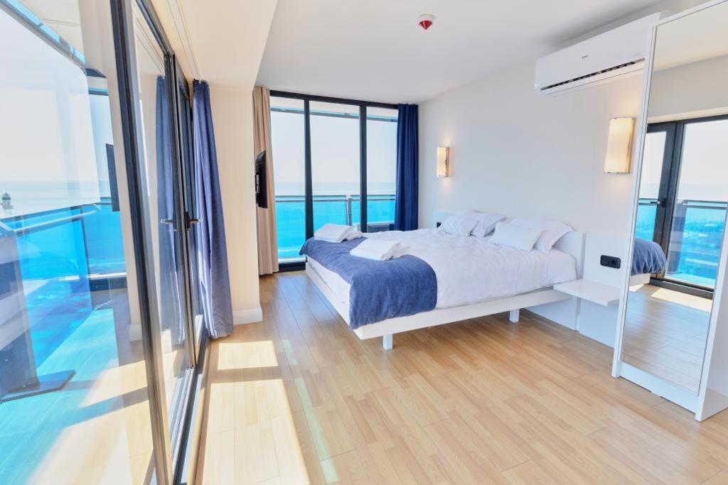 Orbi City Aparthotel 巴统 外观 照片