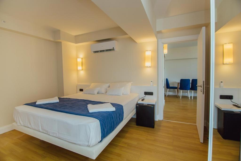 Orbi City Aparthotel 巴统 外观 照片