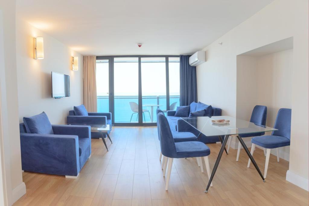 Orbi City Aparthotel 巴统 外观 照片