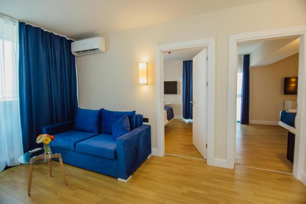Orbi City Aparthotel 巴统 外观 照片